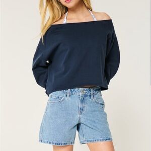 Low-Rise Medium Wash Baggy Jean Shorts Hollister Size 2